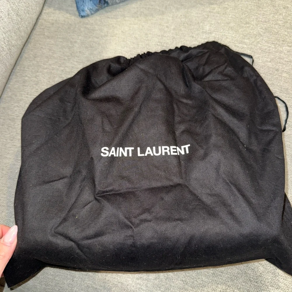 Saint Laurent Medium Loulou Matelassé Leather Shoulder Bag - Picture 14 of 16